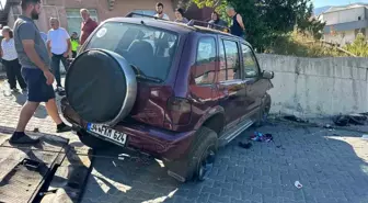 Zonguldak'ta Freni Boşalan Otomobil 3 Araca Çarpıp Duvara Çarptı: 4 Yaralı