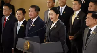 Tayland Anayasa Mahkemesi, Başbakan Shinawatra'yı Görevden Aldı