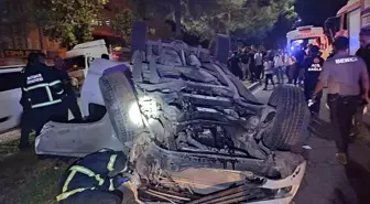 Batman'da Hafif Ticari Araç Devrildi, 2 Yaralı