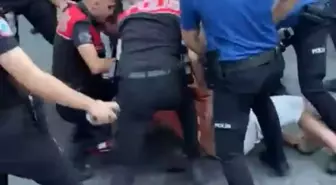 Beyoğlu'nda Plakasız Motosiklet Sürücüsü Kaçarken Yakalandı