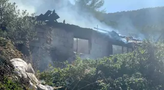 Fethiye'de Madde Bağımlısı Genç Evini Ateşe Verdi