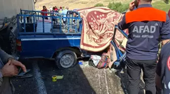 Hakkari-Van Karayolunda Trafik Kazası: 4 Ölü, 2 Yaralı