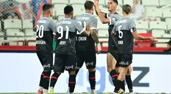 İlk galibiyet geldi! Karagümrük'ten stadı 90+3'te sessizliğe büründüren gol