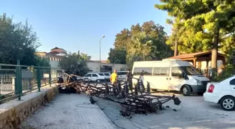 Muğla'da Kömür Kamyonu Elektrik Direğini Yıktı, Kaçtı