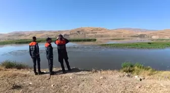 Karasu Nehri'ne Uçan Otomobilin Sürücüsü Hayatını Kaybetti
