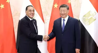 Xi Jinping ve Mısır Başbakanı Medbuli Tianjin'de Biraraya Geldi