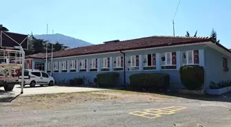 Mahalleli Gençler, Okulu Yeni Döneme Hazırladı