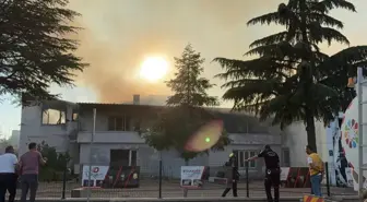 Kayseri'de Hırdavat Dükkanındaki Yangın Mobilya Fabrikasına Sıçradı