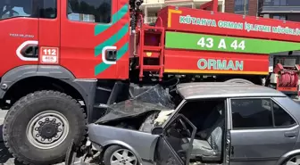 Manisa'da Kavşakta Orman Arazözü ile Otomobil Çarpıştı: Bir Yaralı
