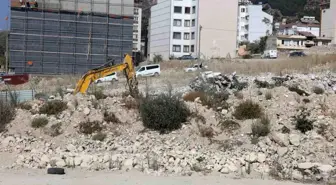 Hatay'da 5 Katlı Bina Yıkımı Sırasında Anlık Kurtuluş