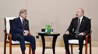 Azerbaycan ve Pakistan Liderleri Şanghay Zirvesi'nde Buluştu