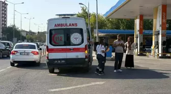 Diyarbakır'da Ambulansla Taksi Çarpıştı, Yaralı Yok
