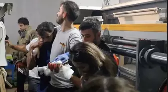 Ataşehir'de İşçi Makineye Sıkıştı: 1.5 Saatlik Çaba ile Kurtarıldı