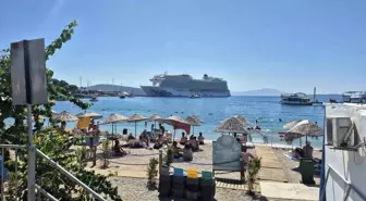 Bodrum'a 2 bin 683 Turist Getiren Aroya Gemisi İskelesinde