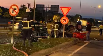 İnegöl'de Otomobil Traktöre Çarptı, Araç Yangınla Sonuçlandı