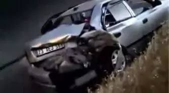 Elazığ'da İki Otomobil Çarpıştı: 3 Yaralı