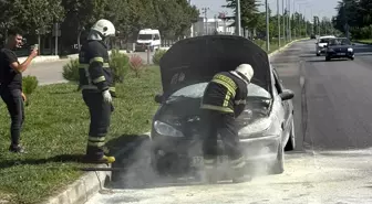 Isparta-Eğirdir Karayolunda Otomobil Yangını