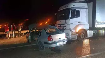 Kırıkkale'de Tır ve Otomobil Çarpıştı: 6 Yaralı