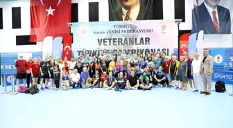 Samsun'da Masa Tenisi Veteranlar Türkiye Şampiyonası Tamamlandı