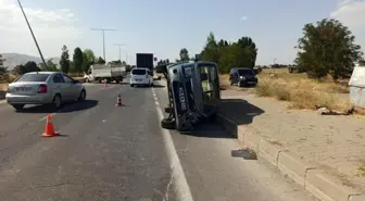 Muş'ta Ticari Araç ile Kamyonet Çarpıştı
