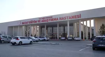 Hatay'da Psikolojik Kriz Geçiren Şahıs, Ailesini Darp Etti ve Araçlara Çarptı