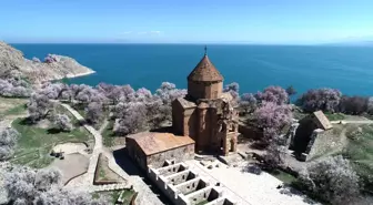 Akdamar Kilisesi'nde 13. Ayin Hazırlıkları Sürüyor