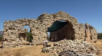 Beçin Kalesi'nde Tarihi Karapaşa Medresesi İçin Kazı Çalışmaları Başlatıldı
