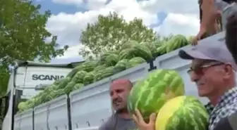 Hendek'te Ücretsiz Karpuz Dağıtımı