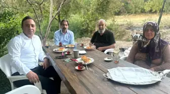 Elazığ'da 'Bayrak Evler' projesi devam ediyor