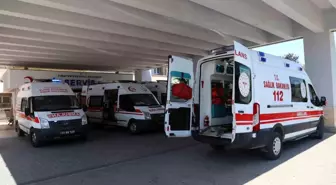 Elazığ'da İnşaat Iskelesi Çöktü, 2 İşçi Yaralandı
