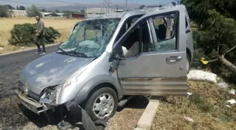 Isparta'da Trafik Kazası: Sürücü ve Eşi Yaralandı
