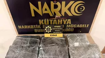Kütahya'da 6,5 Kilo Esrar Ele Geçirildi, 2 Şüpheli Tutuklandı