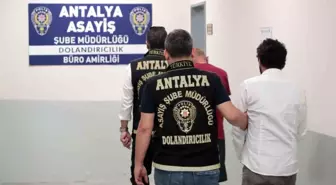 Antalya'da Kuyumcuya Sahte Altın Satışı: 2 Gözaltı