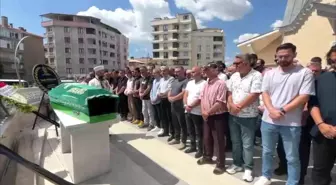 Milli Voleybolcular Sıla ve Selin Çalışkan'ın Babası Son Yolculuğuna Uğurlandı