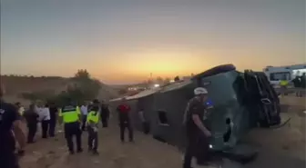 Şanlıurfa-Gaziantep Otoyolunda Otobüs Devrildi: 27 Yaralı