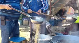 Sarıgöl'de Kışlık Pekmez Yapımına Başlandı