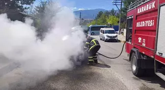 Karabük'te Seyir Halindeki Otomobil Yangını