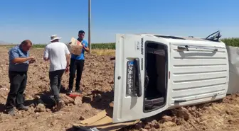 Karaman'da Takla Atan Araçta Sürücü Yaralandı, 4 Yavru Kedi Kurtarıldı