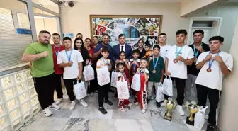 Manisa'nın Kick Boks Başarısı Kutlandı