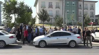 Derme Sulama Birliğine Bağlı Çiftçiler DSİ'yi Protesto Etti: 'Su Krizi ile Çiftçilerimizin Ölüm Fermanı İmzalanmış Bulunmakta'