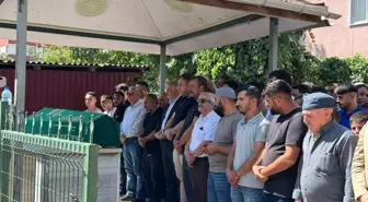 Zehirlenerek Hayatını Kaybeden İşçi Toprağa Verildi
