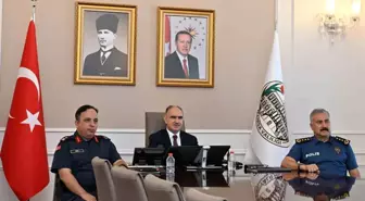 Manisa'da Güvenlik Faaliyetleri Değerlendirildi: 3 Terör Şüphelisi Tutuklandı