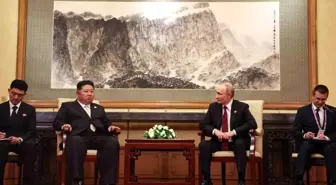 Putin ve Kim Jong Un Pekin'de Bir Araya Geldi