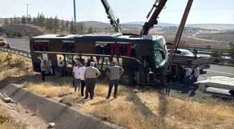 Şanlıurfa'da Yolcu Otobüsü Devrildi: 27 Yaralı