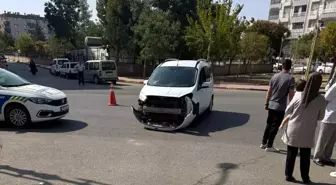 Siirt'te Trafik Kazası: 2 Yaralı