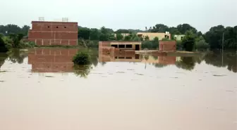 Pakistan'da Sel Felaketi: 18 Kişi Hayatını Kaybetti
