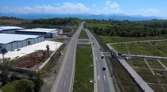Samsun'da Tek Şeritli Yol Sonunda Çift Şeride Çıkıyor