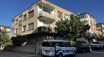 Balkondan Düşen Bebek Hastaneye Kaldırıldı