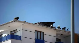 Konya'da 5 Katlı Binanın Çatısında Yangın Çıktı