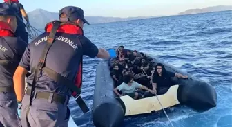 Kuşadası Açıklarında 19 Düzensiz Göçmen Kurtarıldı